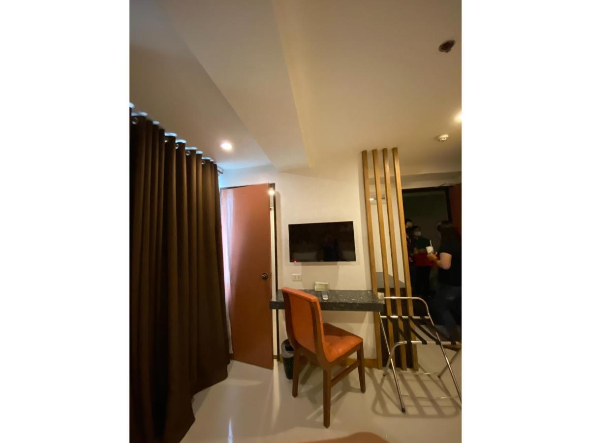 Capital O 820 Guijo Suites Makati Manilla Buitenkant foto
