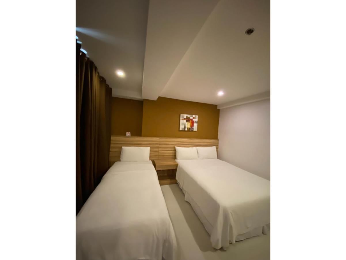 Capital O 820 Guijo Suites Makati Manilla Buitenkant foto